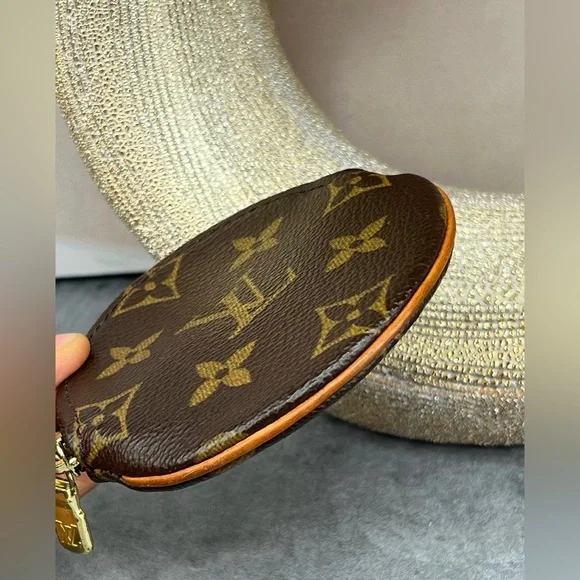 🌵Louis Vuitton Round Coin Holder Monogram🌵